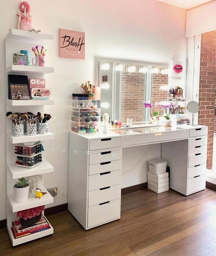 Coiffeuse glam avec miroir ovale